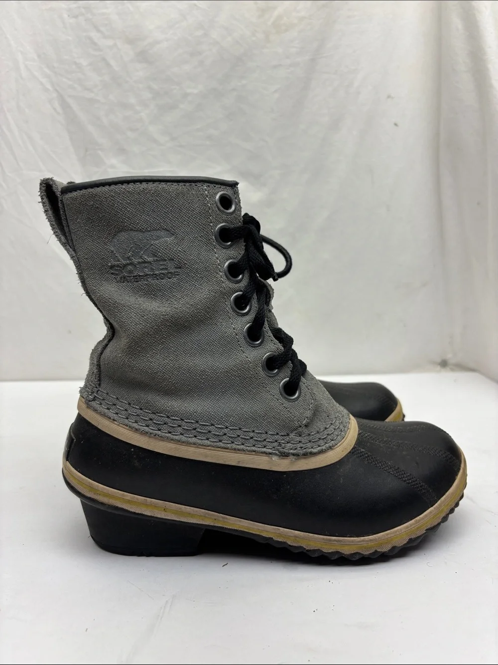 Sorel boots for women’s SZ 5.5, box 67